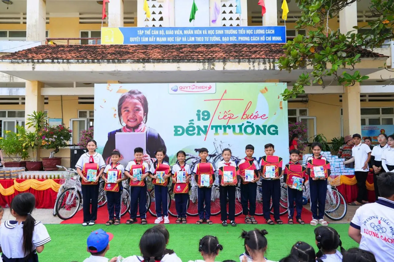 Hotline hỗ trợ khách hàng